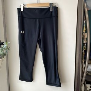 UA heat gear cropped leggings